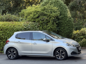 2016 Peugeot 208 1.2 Puretech Allure Premium in Silver — image 2
