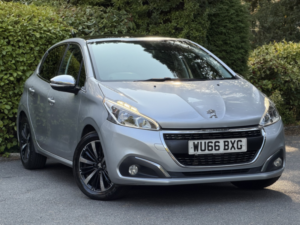 2016 Peugeot 208 1.2 Puretech Allure Premium in Silver — image 4