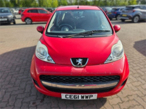 2011 Peugeot 107 1.0 12v Urban Hatchback 5dr Petrol 2 Tronic Euro 5 (68 Ps) in Red — image 4
