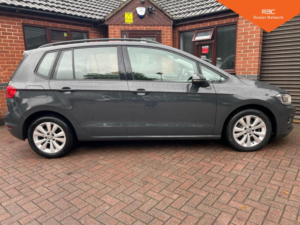 2014 Volkswagen Golf Sv 1.6 Tdi Bluemotion Tech Se Euro 6 (s/s) 5dr in Grey — image 6