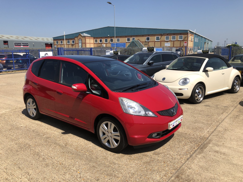 2010 Honda Jazz 1.4 I-Vtec Ex in Red — image 1