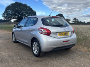 2013 Peugeot 208 1.2 Vti Active in Silver — image 3