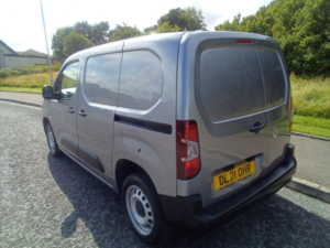 2021 Vauxhall Combo 1.5 Turbo D 2300 Dynamic in Grey — image 6