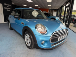 2015 MINI Hatch 1.2 One Euro 6 (s/s) 5dr in Blue — image 3
