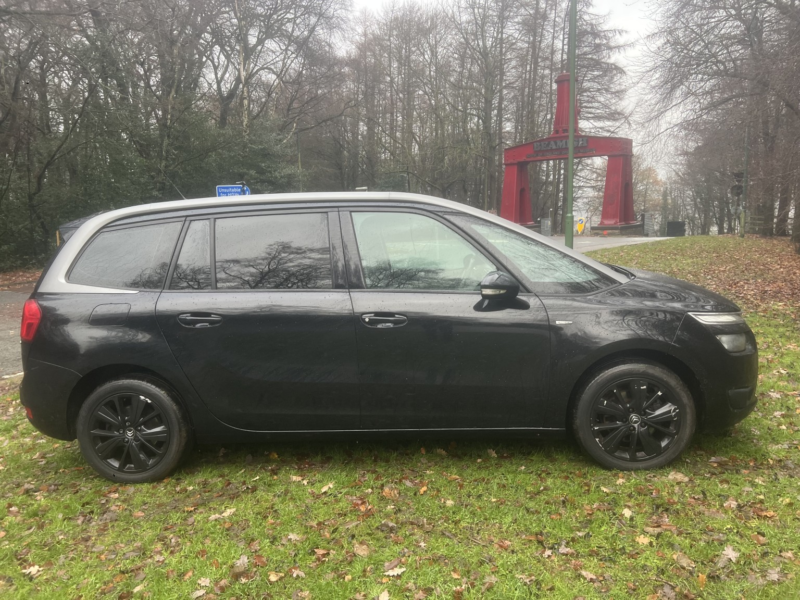 2015 Citroen Grand C4 Picasso 2.0 Bluehdi Exclusive in Black — image 1