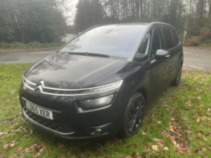2015 Citroen Grand C4 Picasso 2.0 Bluehdi Exclusive in Black — image 4