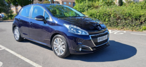 2018 Peugeot 208 1.2 Puretech Signature in Blue — image 3