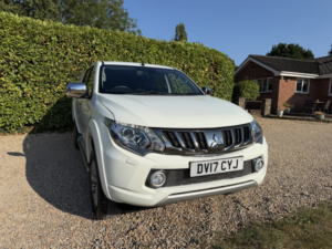 2017 Mitsubishi L200 2.4 Di-D Dc Barbarian in White — image 2