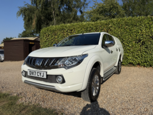 2017 Mitsubishi L200 2.4 Di-D Dc Barbarian in White — image 6