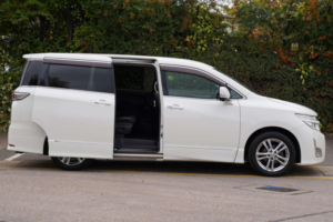 2011 Nissan Elgrand 2.5 Highway Star 5dr 8 Seats in White — image 3
