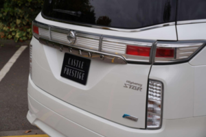 2011 Nissan Elgrand 2.5 Highway Star 5dr 8 Seats in White — image 5