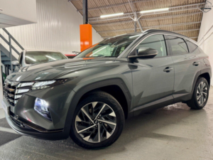 2022 Hyundai Tucson 1.6 T-Gdi Premium in Grey — image 3