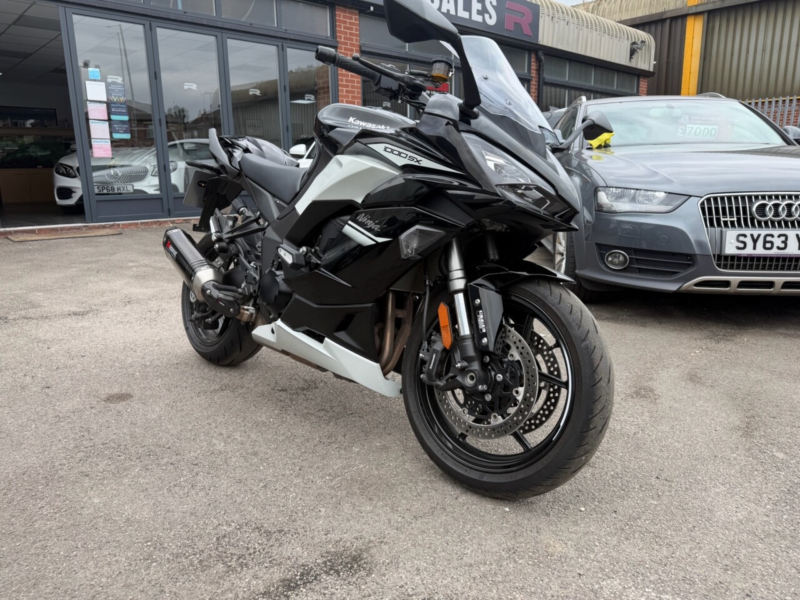 2022 Kawasaki Ninja 1000sx 1000 Sports Tourer Petrol Manual Euro 5 (142 Ps) in Black — image 1