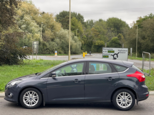 2013 Ford Focus 1.6 Tdci Titanium Euro 5 (s/s) 5dr in Grey — image 3