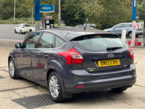 2013 Ford Focus 1.6 Tdci Titanium Euro 5 (s/s) 5dr in Grey — image 4