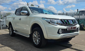 2019 Mitsubishi L200 2.4 Di-D Dc Barbarian 4WD Euro 6 4dr in White — image 5