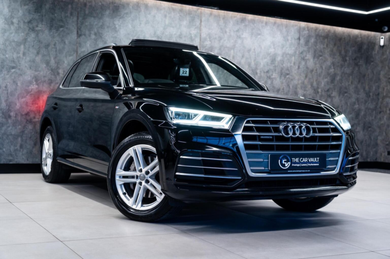 2019 Audi Q5 2.0 Tdi 40 S Line S Tronic Quattro Euro 6 (s/s) 5dr in Black — image 1