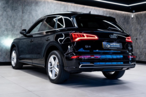 2019 Audi Q5 2.0 Tdi 40 S Line S Tronic Quattro Euro 6 (s/s) 5dr in Black — image 6