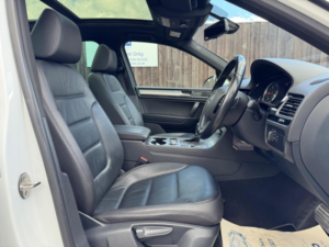 2014 Volkswagen Touareg 3.0 Tdi V6 Bluemotion Tech R-Line Tiptronic 4WD Euro 6 (s/s) 5dr in White — image 3