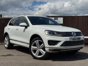 2014 Volkswagen Touareg 3.0 Tdi V6 Bluemotion Tech R-Line Tiptronic 4WD Euro 6 (s/s) 5dr in White — image 5