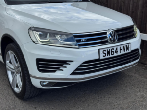 2014 Volkswagen Touareg 3.0 Tdi V6 Bluemotion Tech R-Line Tiptronic 4WD Euro 6 (s/s) 5dr in White — image 6