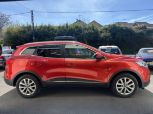 2016 Renault Kadjar 1.5 Dynamique Nav Dci 110 in Red — image 2