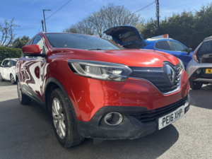 2016 Renault Kadjar 1.5 Dynamique Nav Dci 110 in Red — image 3