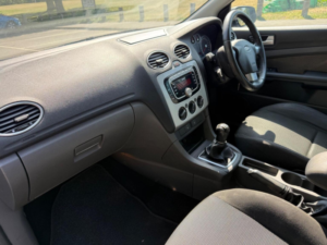 2007 Ford Focus 1.6 Titanium 5dr in Blue — image 5
