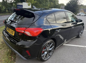 2019 Ford Focus 2.0 Ecoblue St in Black — image 2