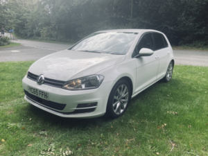 2015 Volkswagen Golf 2.0 Tdi Bluemotion Tech Gt in White — image 2