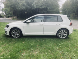2015 Volkswagen Golf 2.0 Tdi Bluemotion Tech Gt in White — image 5