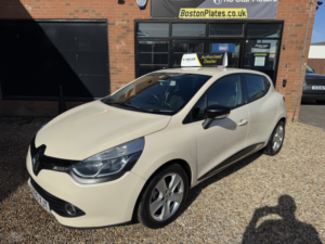 2015 Renault Clio 1.5 Dynamique Nav Dci 90 in Cream — image 2