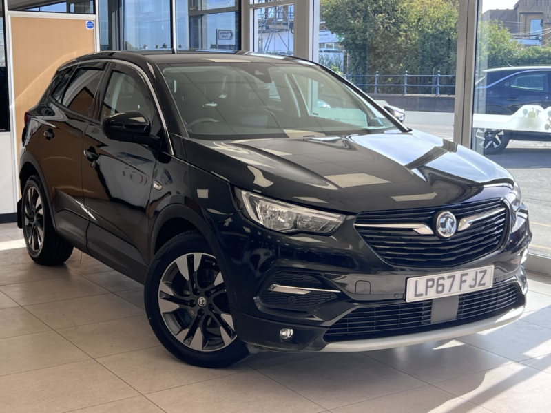2018 Vauxhall Grandland X 1.2 Turbo Sport Nav in Black — image 1