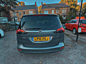 2016 Vauxhall Zafira Tourer 2.0 Cdti Elite Auto Euro 6 5dr in Grey — image 5