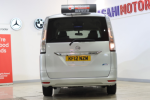2012 Nissan Serena 2.0 Hybrid-Petrol (s/s) 7str in Silver — image 3