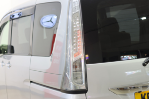 2012 Nissan Serena 2.0 Hybrid-Petrol (s/s) 7str in Silver — image 6