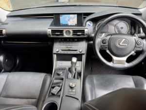 2015 Lexus Is 2.5 300h Advance E-CVT Euro 6 (s/s) 4dr in Silver — image 4