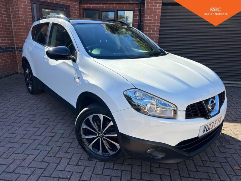 2013 Nissan Qashqai 1.6 360 2WD Euro 5 5dr in White — image 1