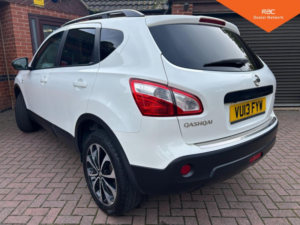 2013 Nissan Qashqai 1.6 360 2WD Euro 5 5dr in White — image 4