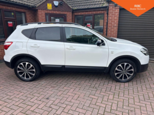 2013 Nissan Qashqai 1.6 360 2WD Euro 5 5dr in White — image 5