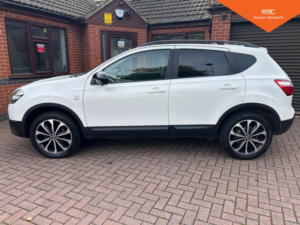 2013 Nissan Qashqai 1.6 360 2WD Euro 5 5dr in White — image 6