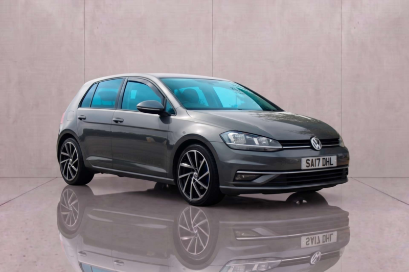 2017 Volkswagen Golf 1.6 Golf Gt Tdi Bluemotion Technology 5dr in Grey — image 1