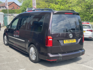 2018 Volkswagen Caddy Maxi 2.0 Tdi C20 Maxi in Purple — image 4
