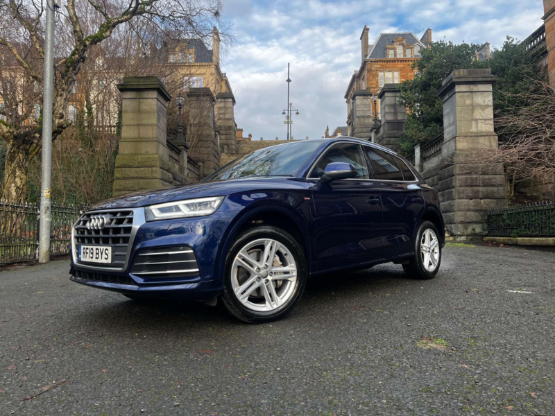 2019 Audi Q5 2.0 Q5 S Line 40 Tdi Quattro Semi-Auto 4WD 5dr in Blue — image 1