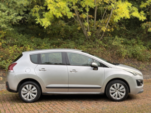 2014 Peugeot 3008 1.6 Hdi Active in Silver — image 2
