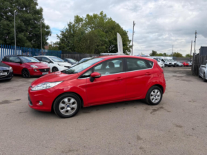 2011 Ford Fiesta 1.6 Tdci Econetic Dpf Zetec 5dr in Red — image 2