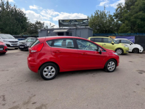 2011 Ford Fiesta 1.6 Tdci Econetic Dpf Zetec 5dr in Red — image 3