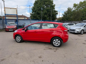 2011 Ford Fiesta 1.6 Tdci Econetic Dpf Zetec 5dr in Red — image 4
