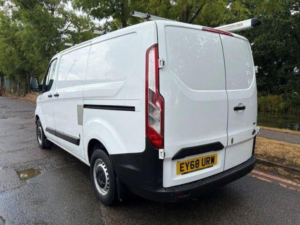 2018 Ford Transit Custom 2.0 300 Ecoblue L1 H1 Euro 6 5dr in White — image 5