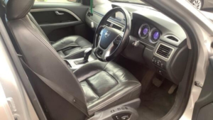2013 Volvo Xc70 2.4 D5 Se Lux Geartronic AWD Euro 5 5dr in Silver — image 2